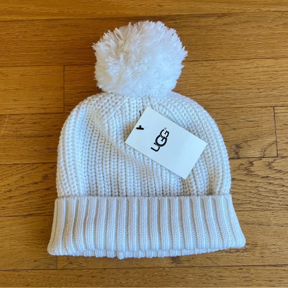 NWT UGG Cardi Mix Stitch Wool Blend with Yarn PomPom Beanie in Ivory, One Size